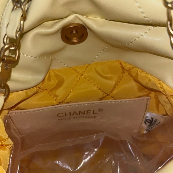 Chanel Handbag Authentic Brand new Great condition Yellow Tote - Picture 4 of 7